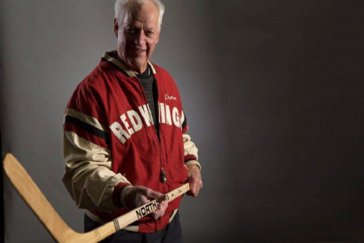 NHL legend Gordie Howe dies at 88