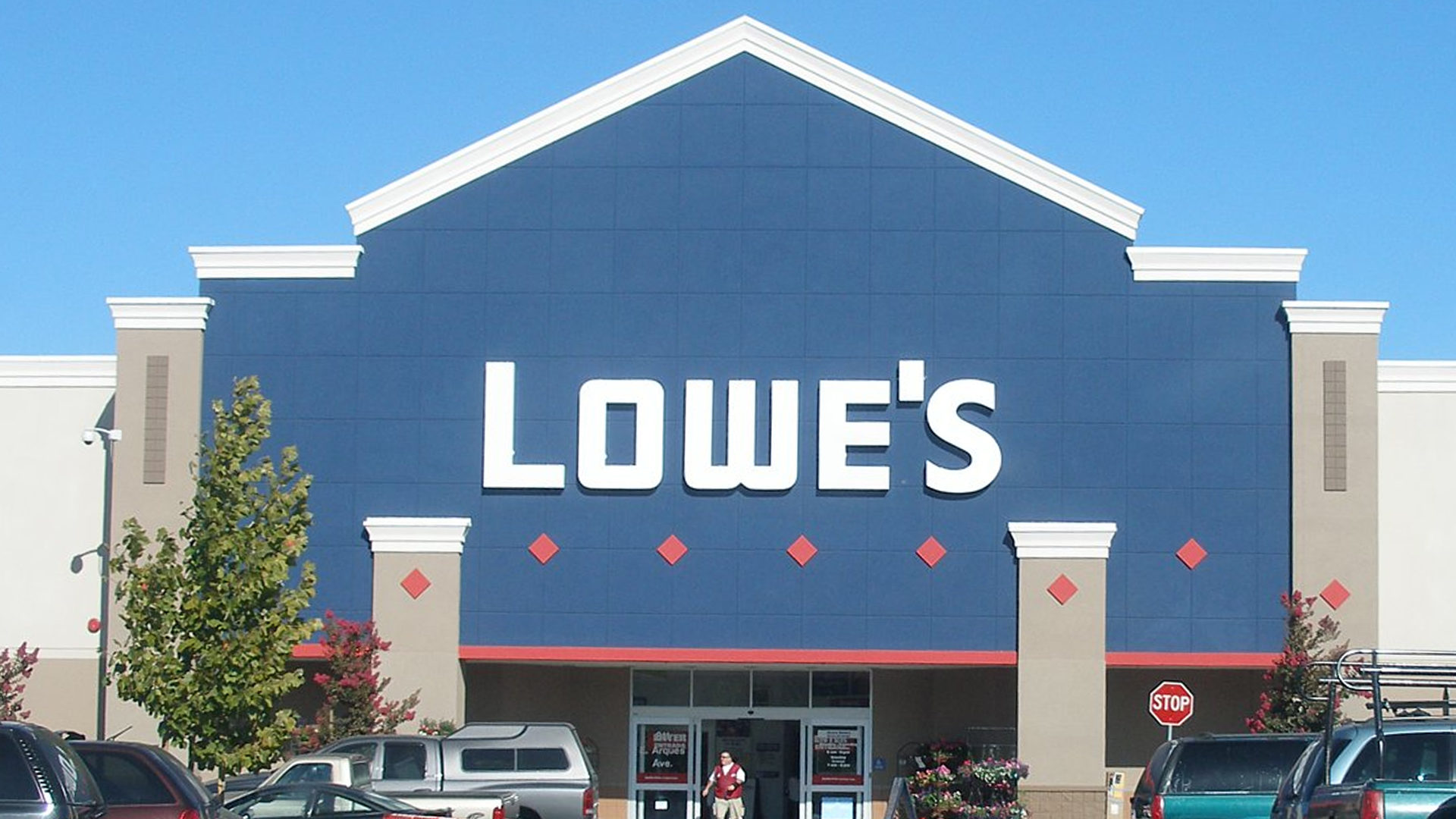 Lowe's closing 34 stores across Canada CHCH