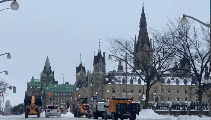 Nearly 200 people arrested as Ottawa police work to clear downtown core